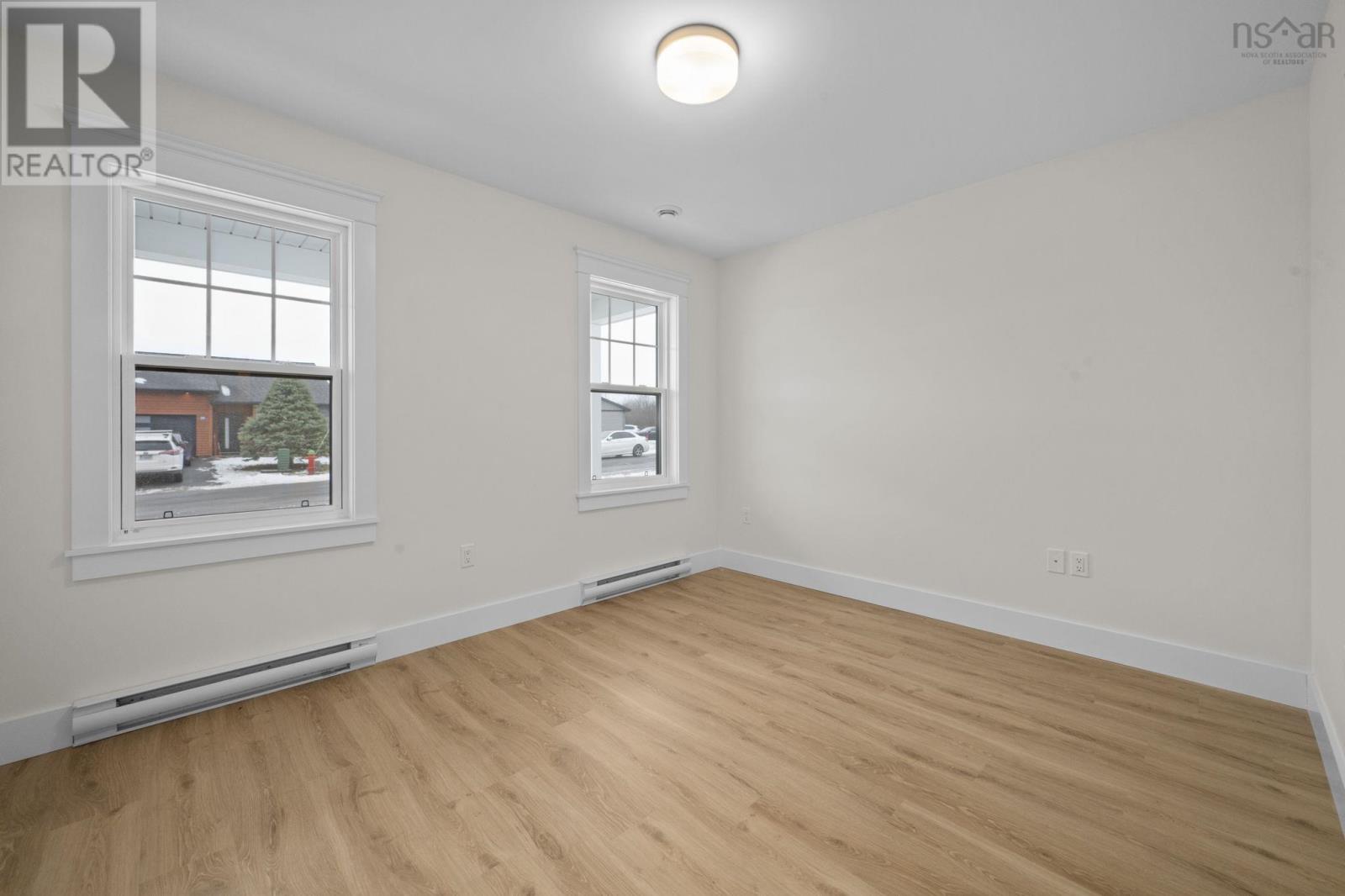 Property 21 of 25 of 34 Leaside Court