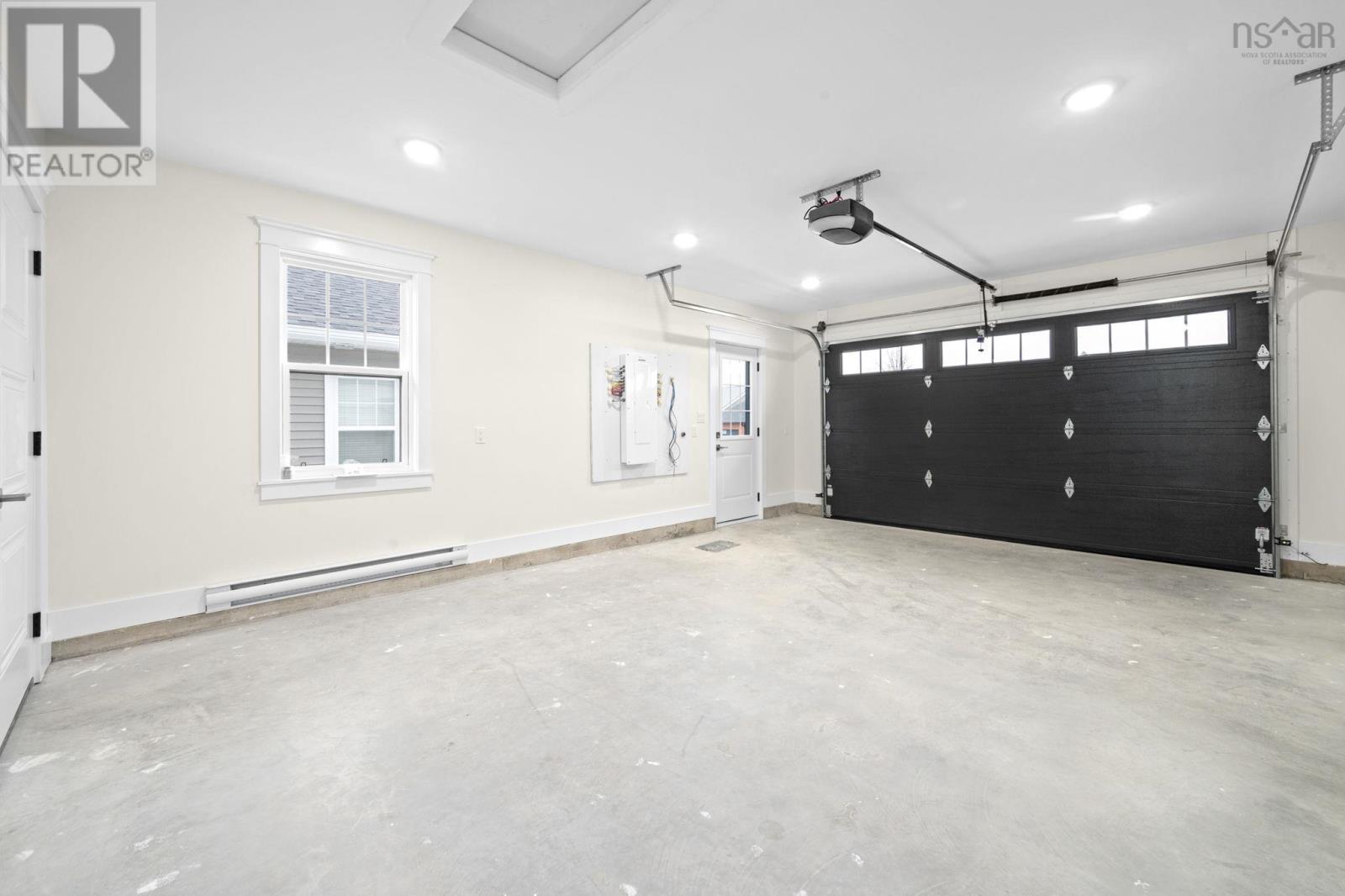 Property 24 of 25 of 34 Leaside Court