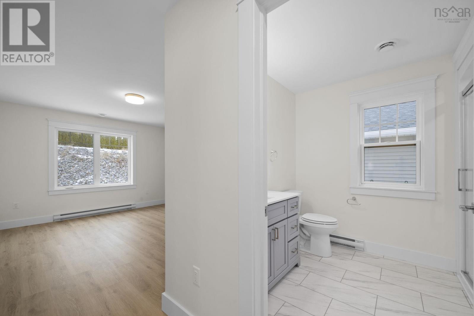 Property 17 of 25 of 34 Leaside Court