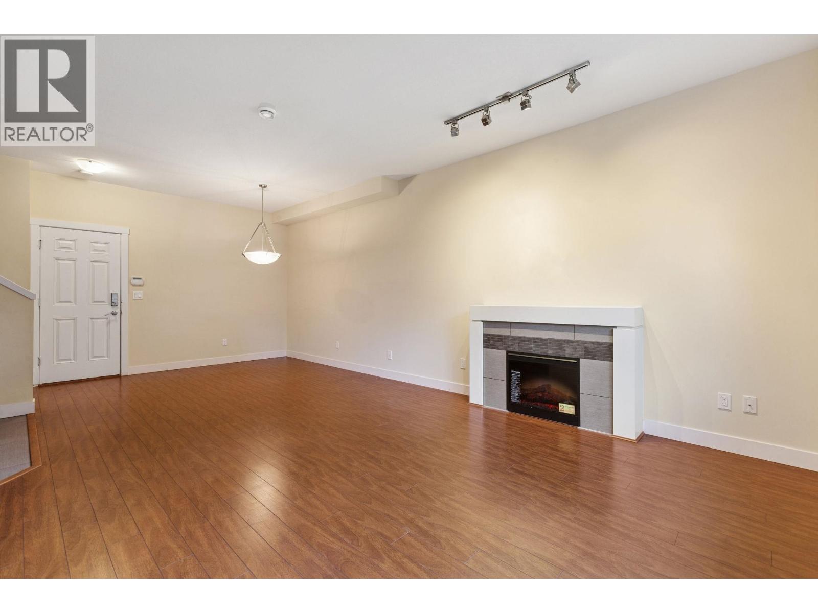 #15-9699 SILLS Avenue, Richmond