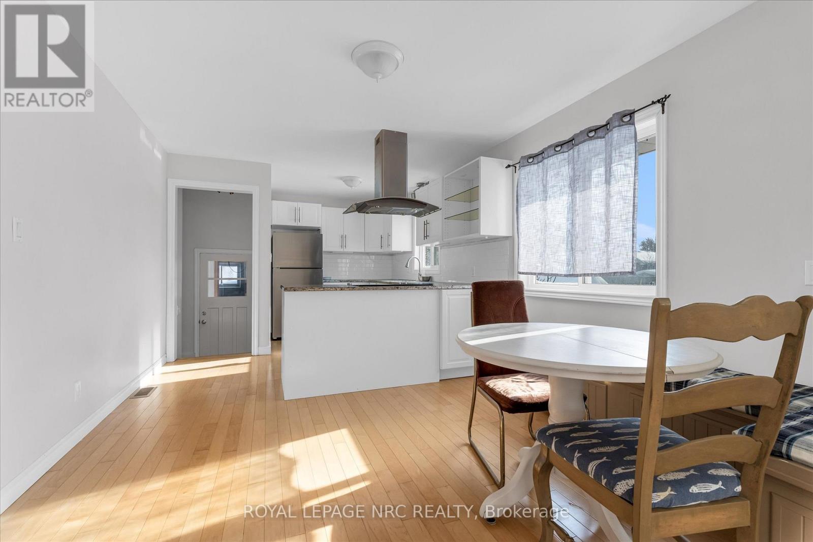 162 RYERSON STREET - 10