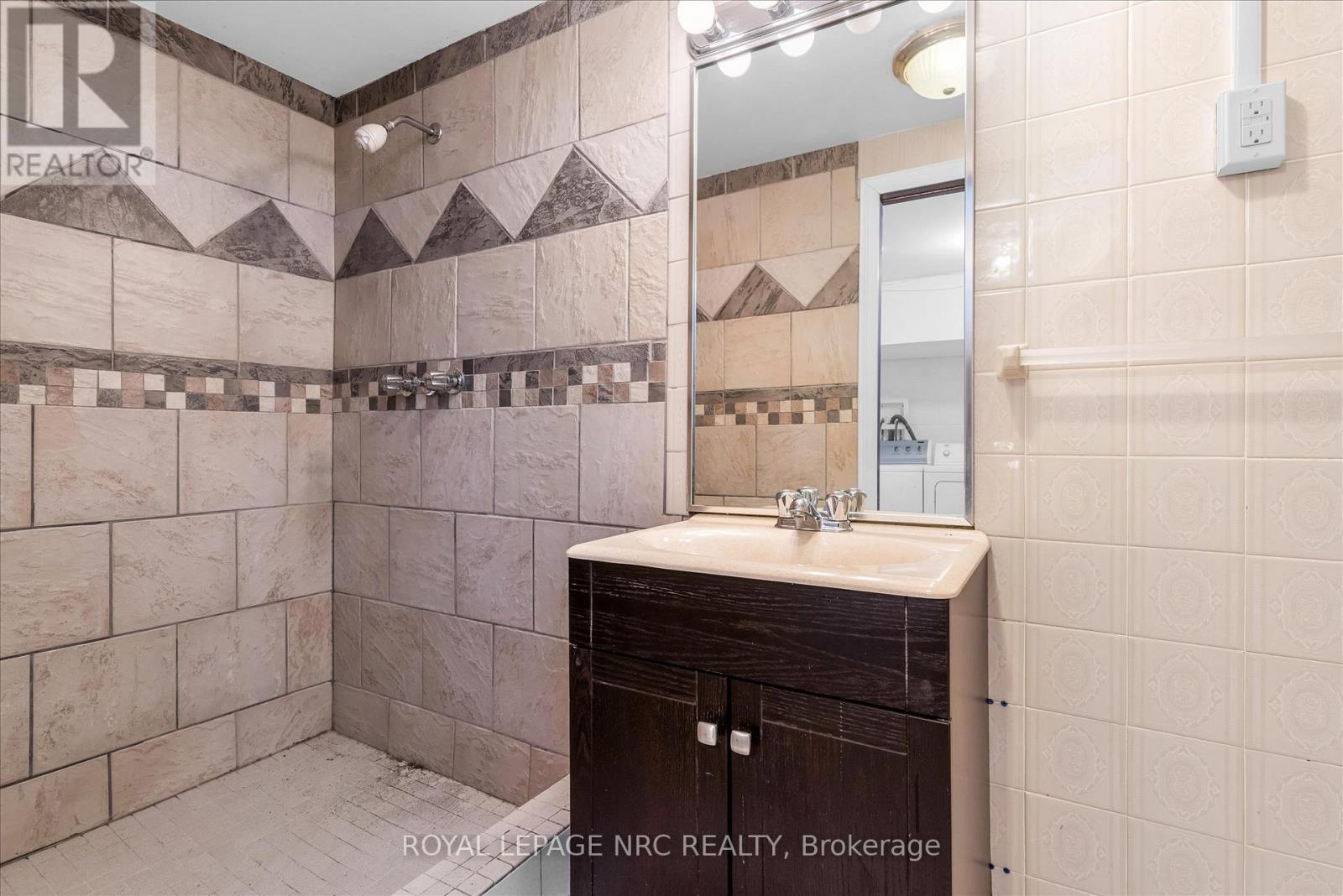162 RYERSON STREET - 34