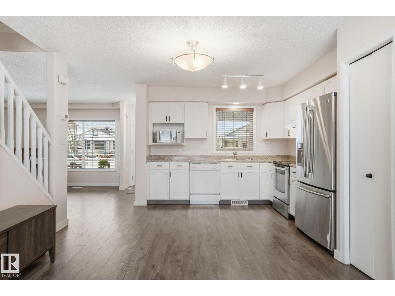 71 CALEDONIA DR, Leduc