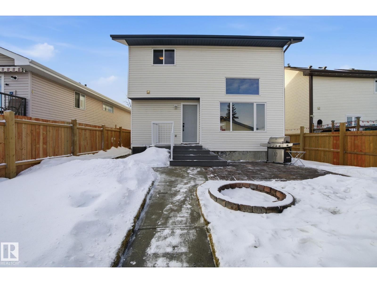 71 CALEDONIA DR, Leduc