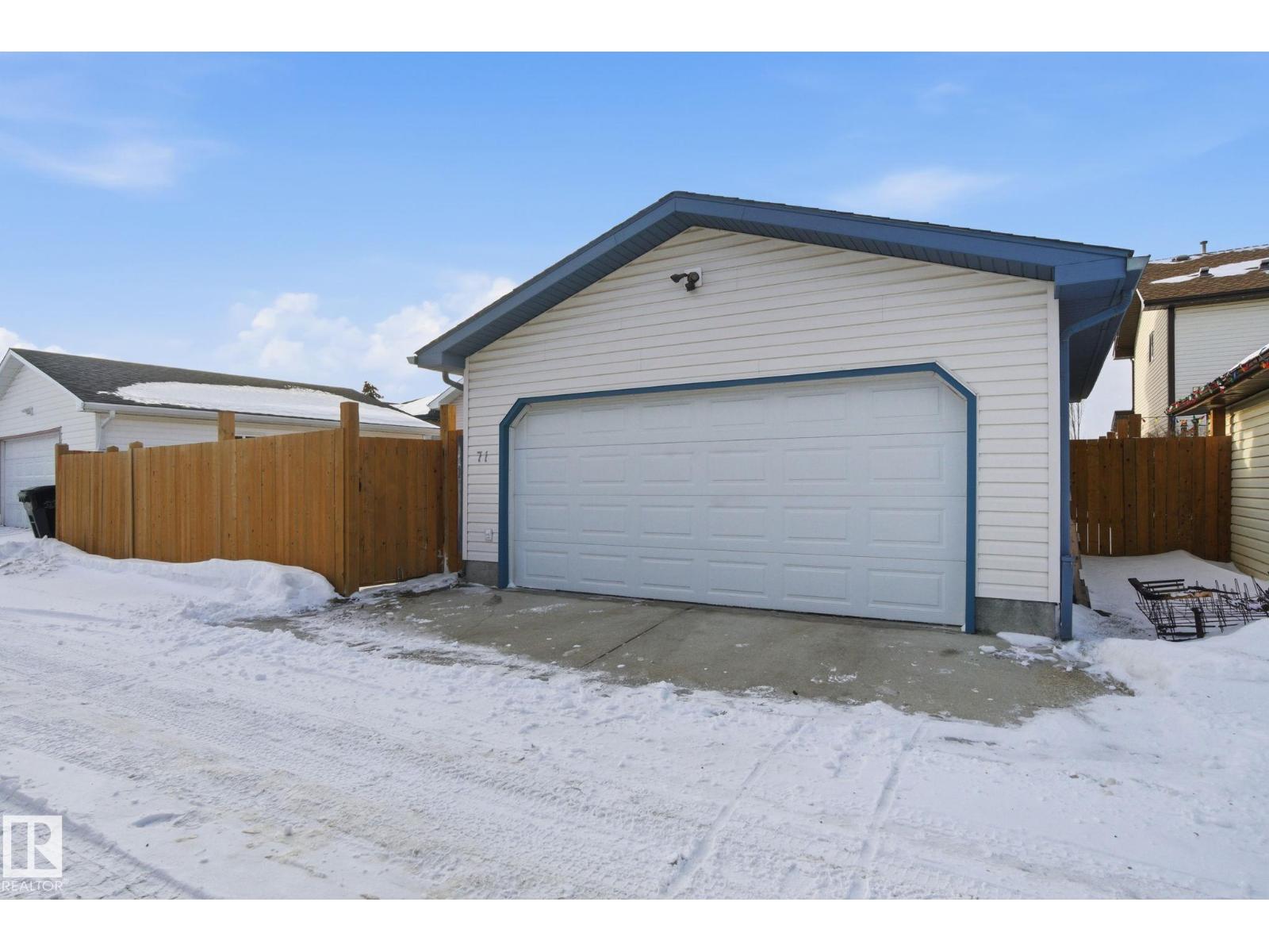 71 CALEDONIA DR, Leduc