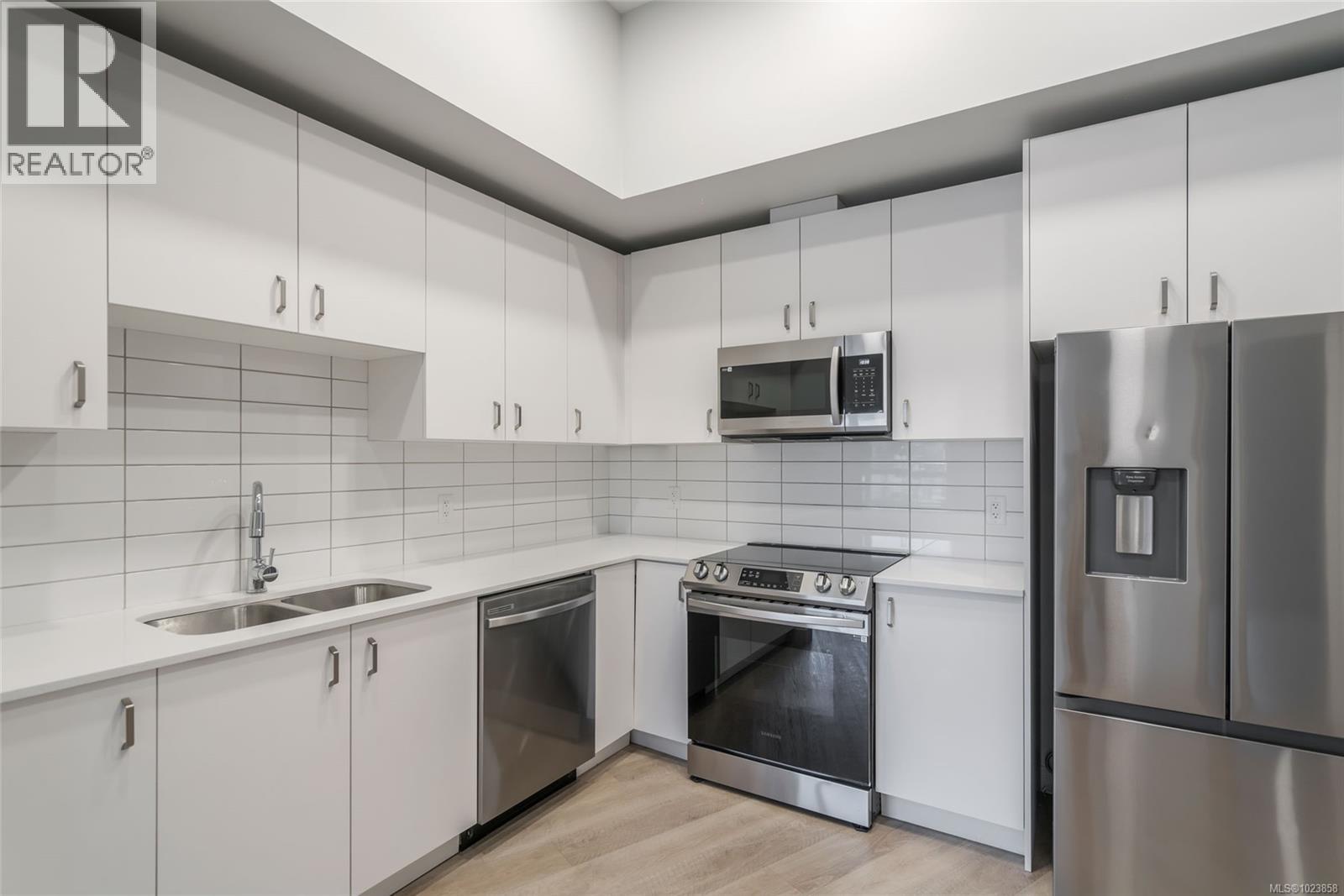 #104 164 Alberni Hwy - 30