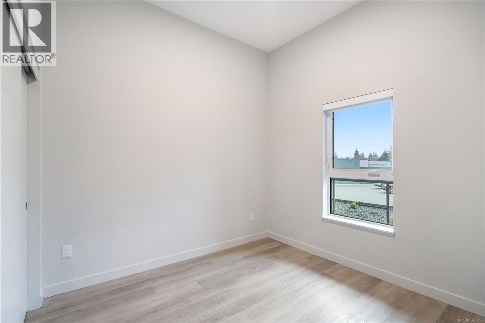 #104 164 Alberni Hwy - 33