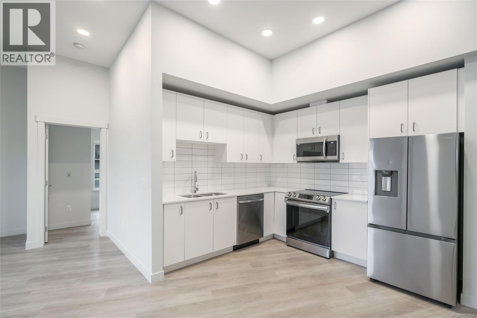 #104 164 Alberni Hwy - 36