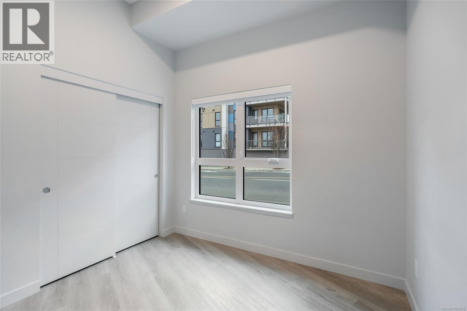 #104 164 Alberni Hwy - 37