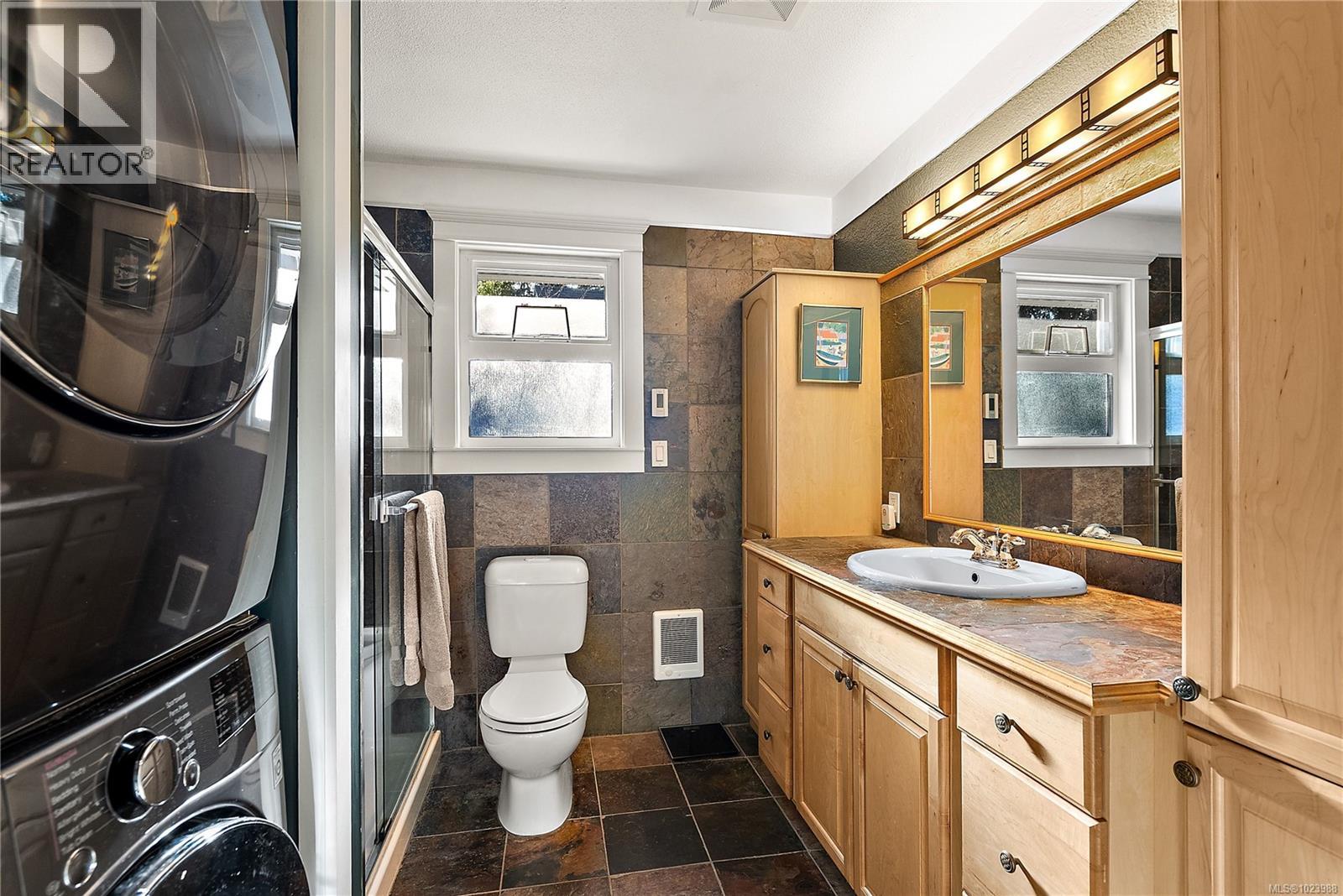 5 869 Clarke Rd, Central Saanich