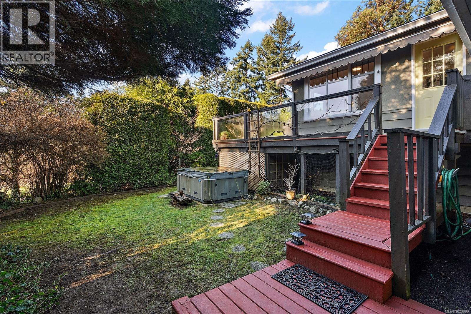 5 869 Clarke Rd, Central Saanich