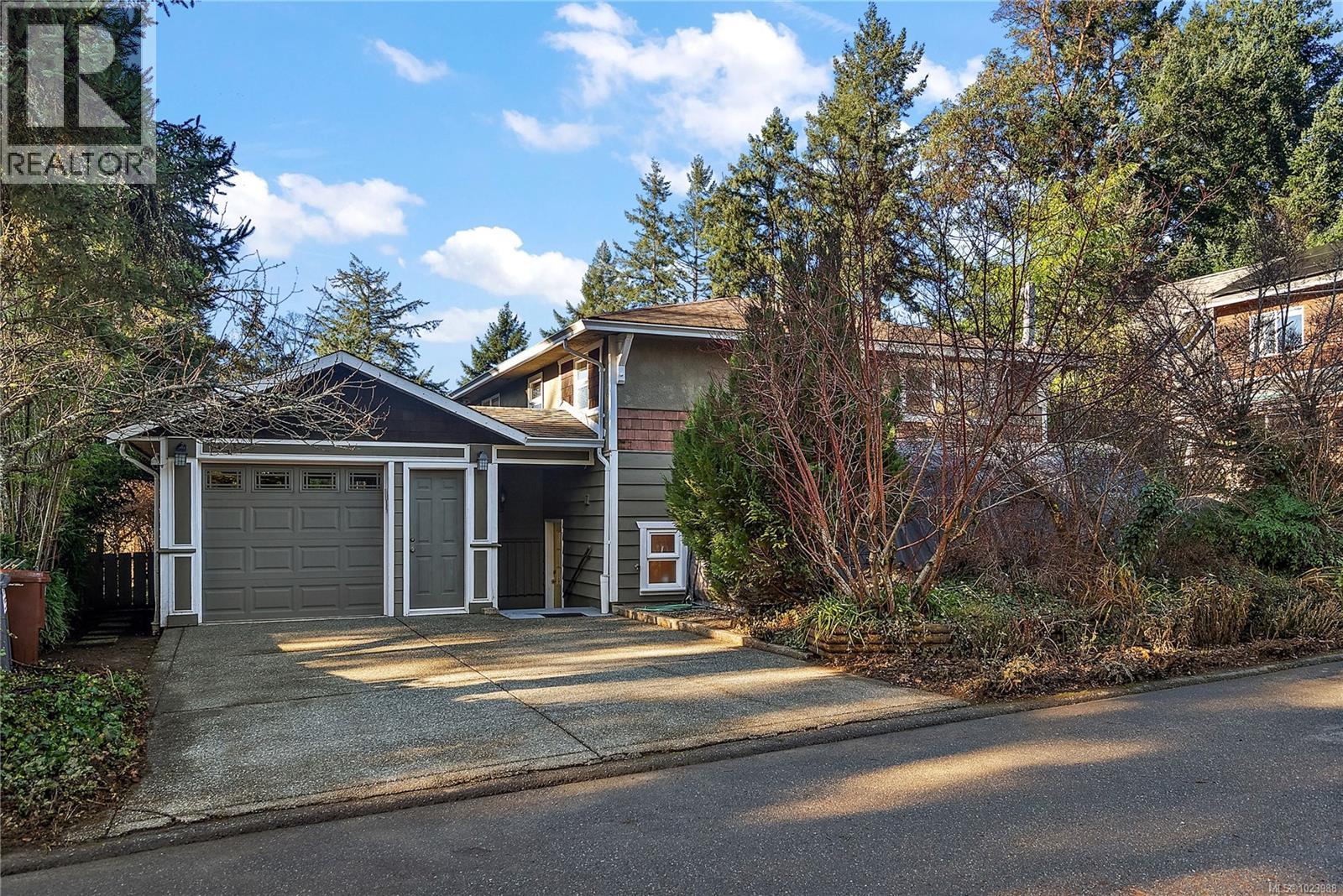 5 869 Clarke Rd, Central Saanich