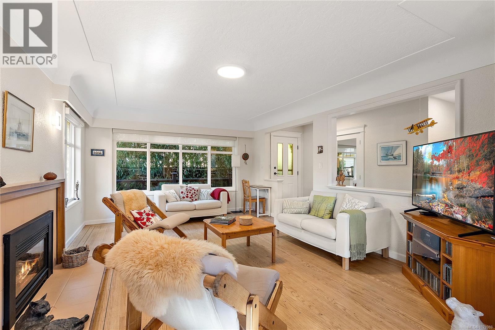 5 869 Clarke Rd, Central Saanich