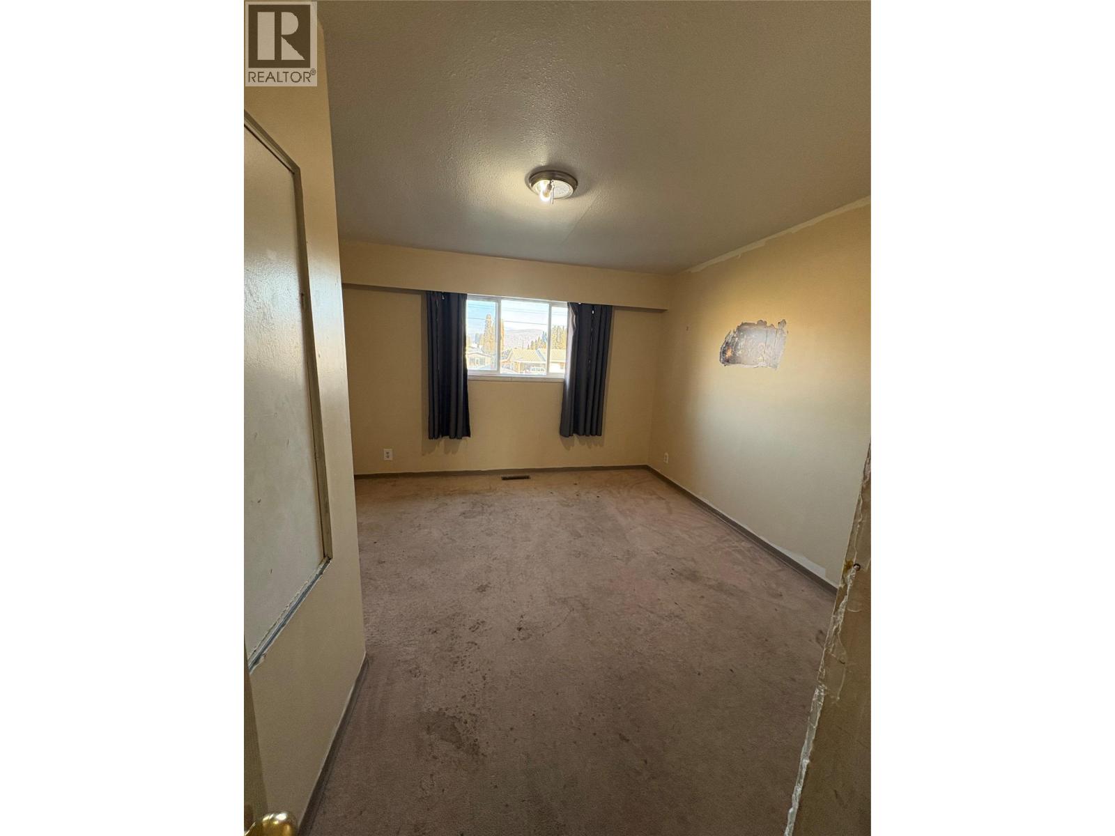 #209 825 HILL STREET - 11