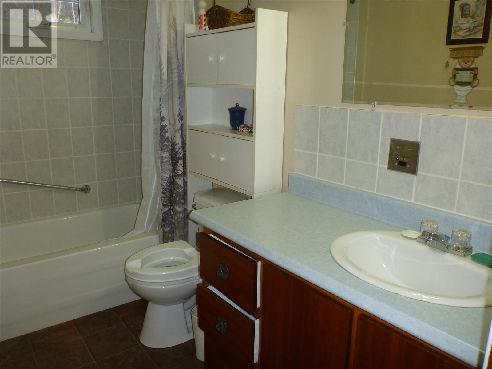 46 Main Road - 21