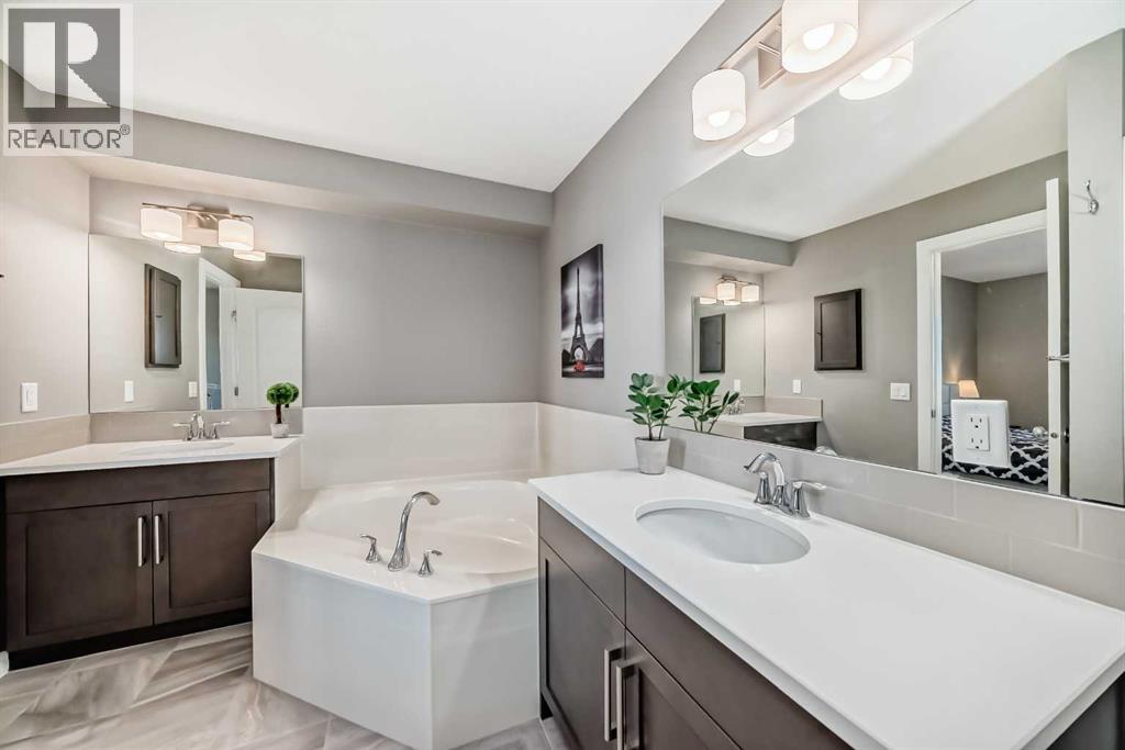 261 River Heights Drive, Cochrane