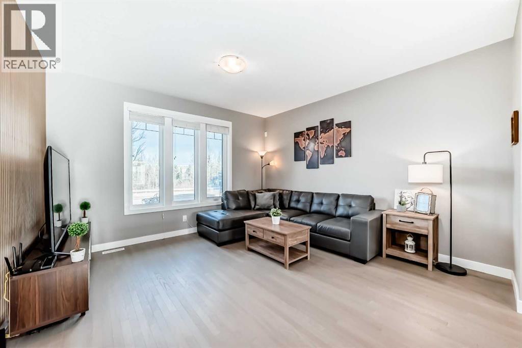 261 River Heights Drive, Cochrane