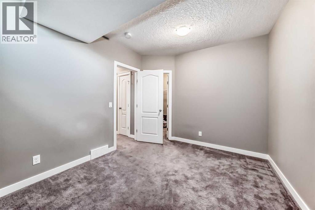 261 River Heights Drive, Cochrane