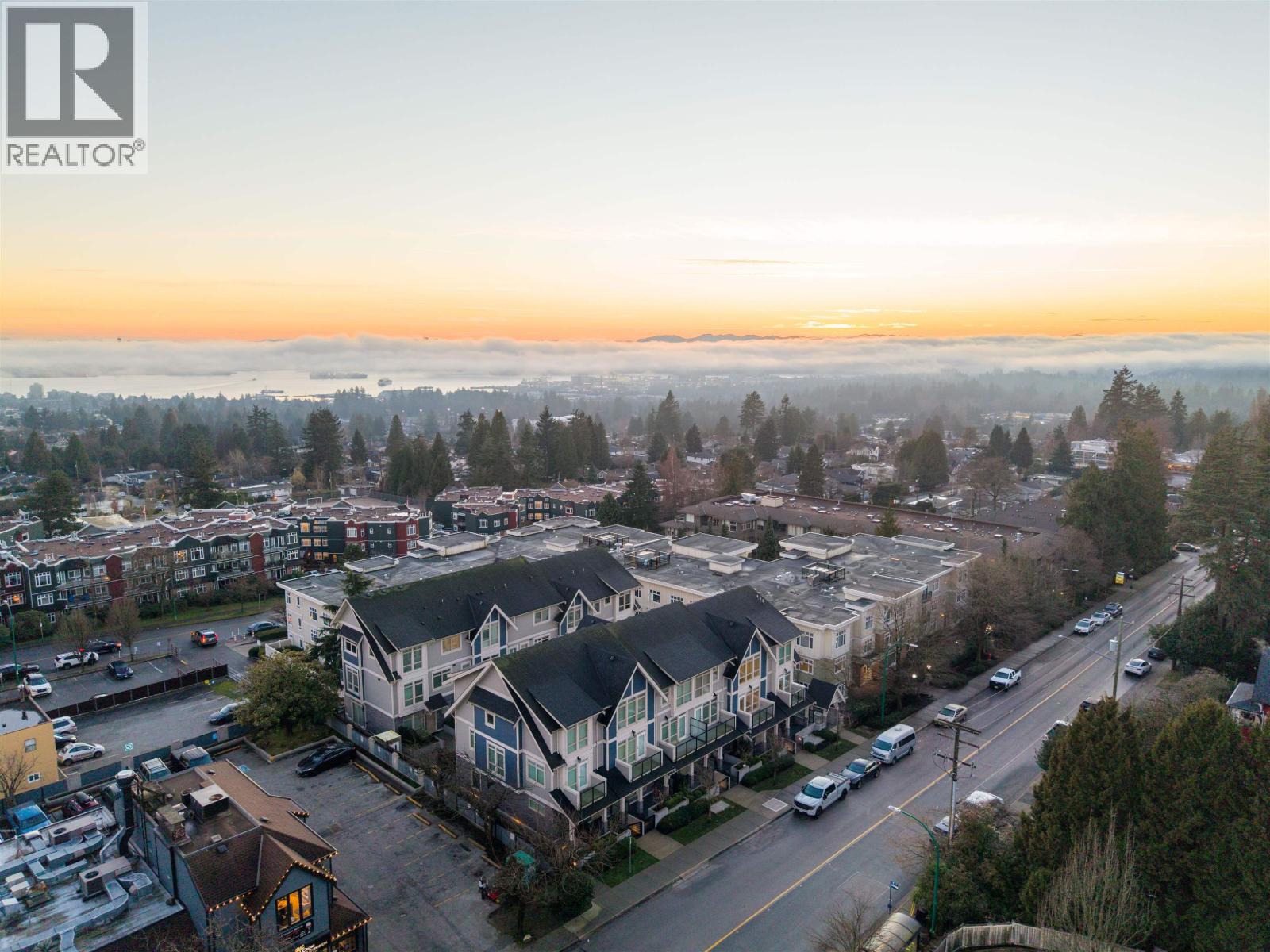 2 115 W QUEENS ROAD, North Vancouver