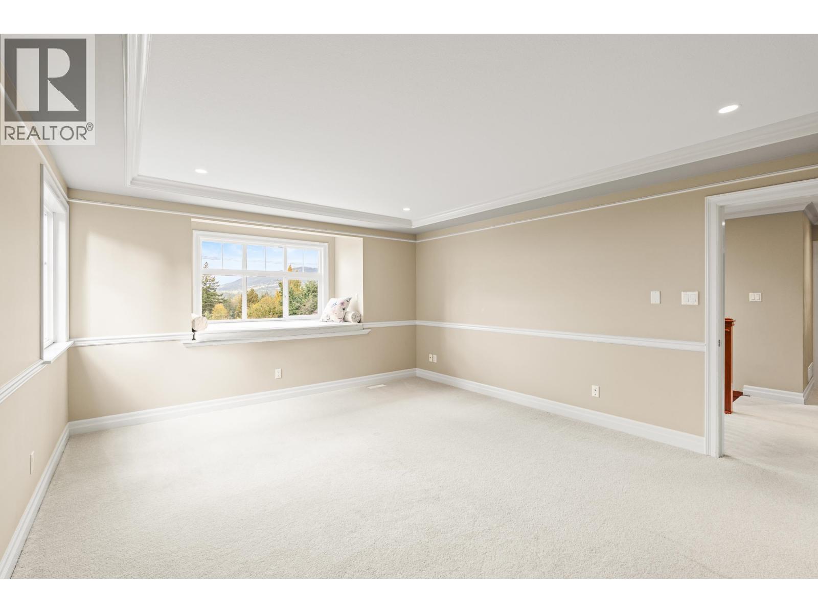 2958 MAHON AVENUE, North Vancouver