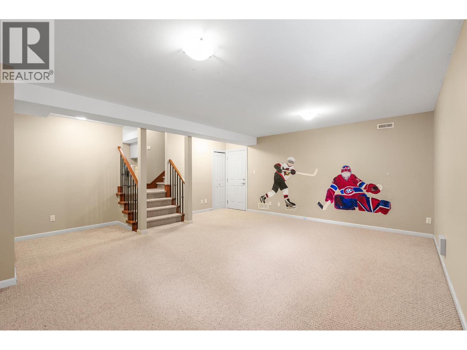 2958 MAHON AVENUE, North Vancouver