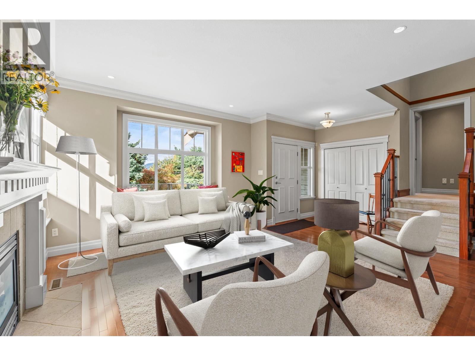 2958 MAHON AVENUE, North Vancouver