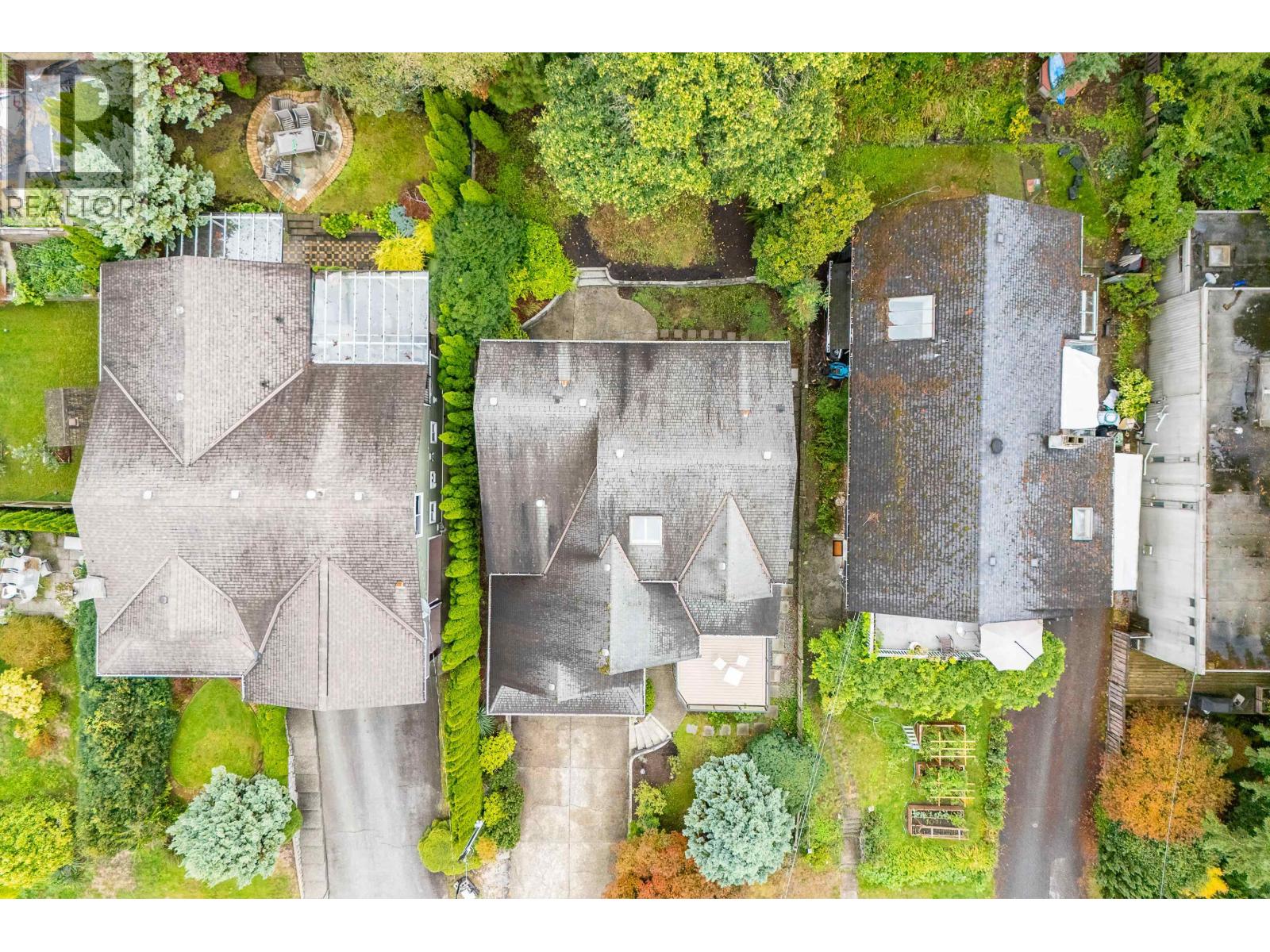 2958 MAHON AVENUE, North Vancouver