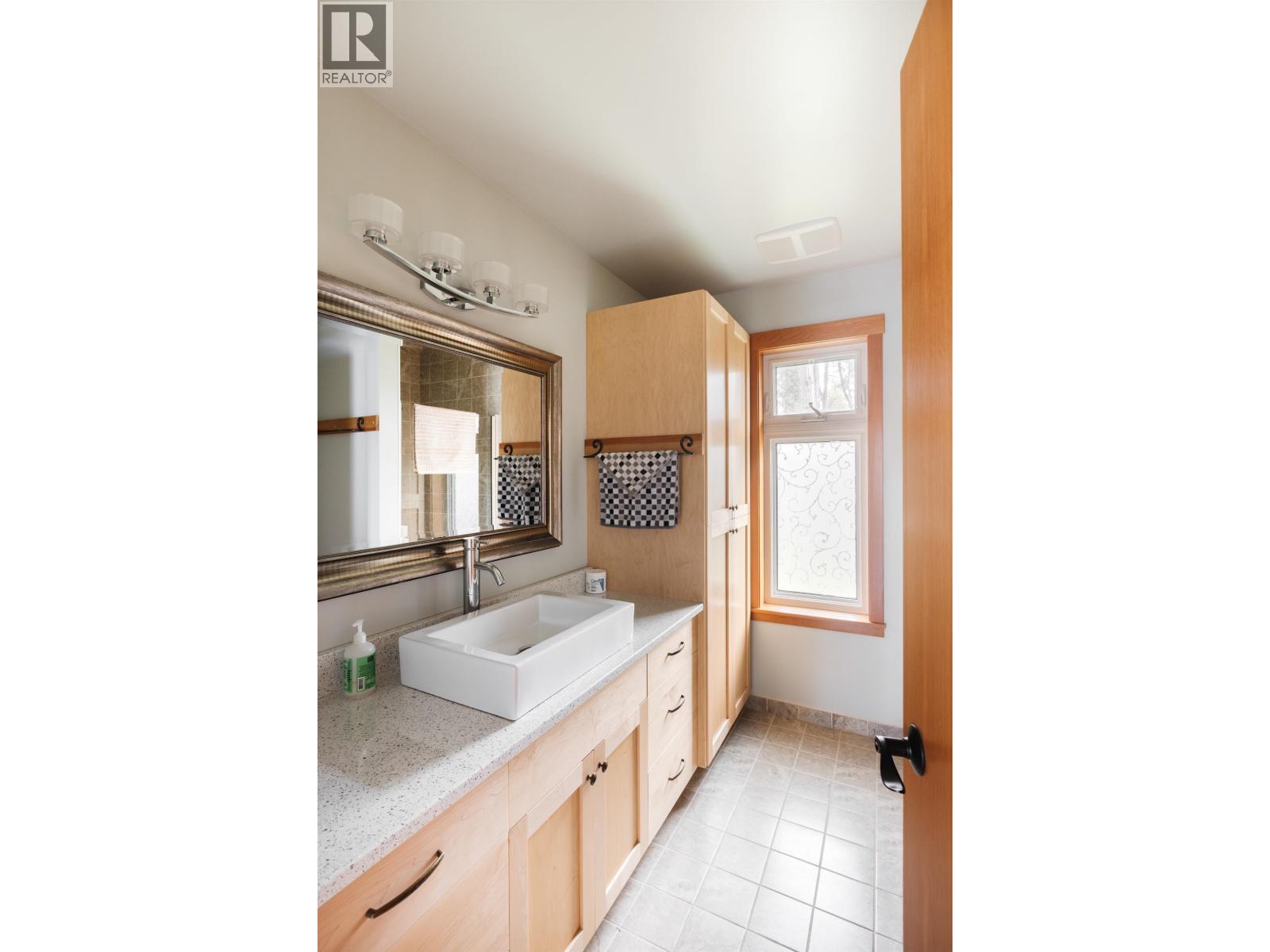 Photo of 281 BELLHOUSE ROAD 40