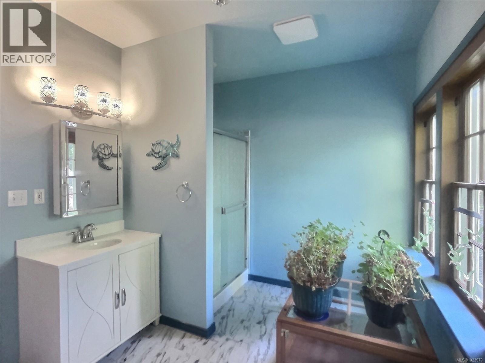 4755 Fairbridge Dr, Duncan