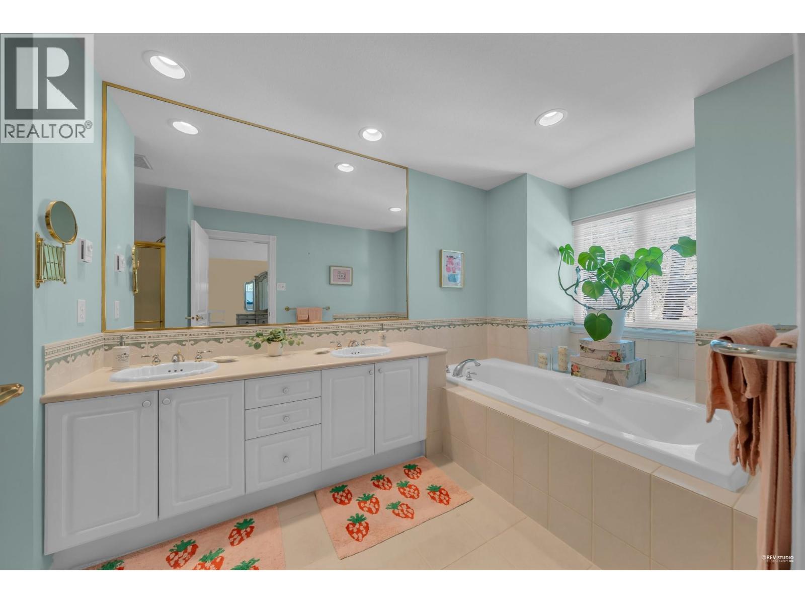 23 3405 PLATEAU BOULEVARD, Coquitlam