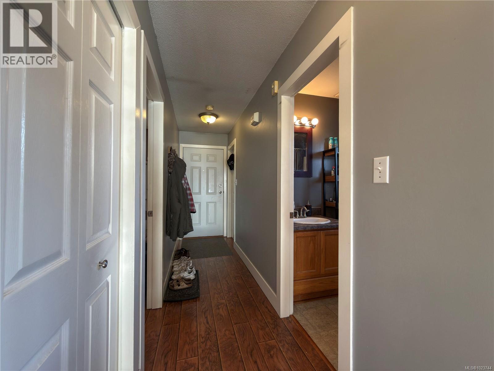 16 522 Dogwood St S, Campbell River