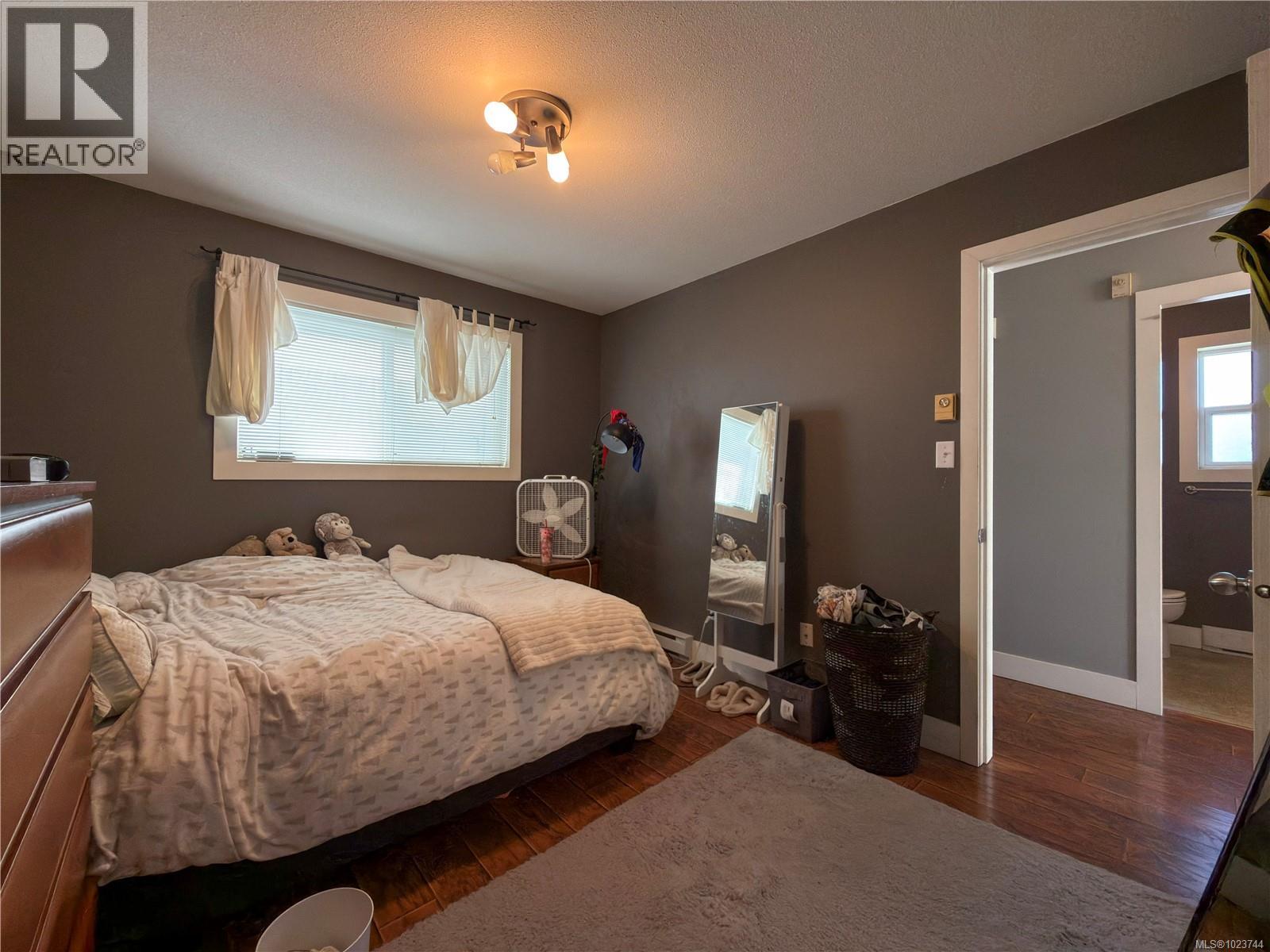 16 522 Dogwood St S, Campbell River