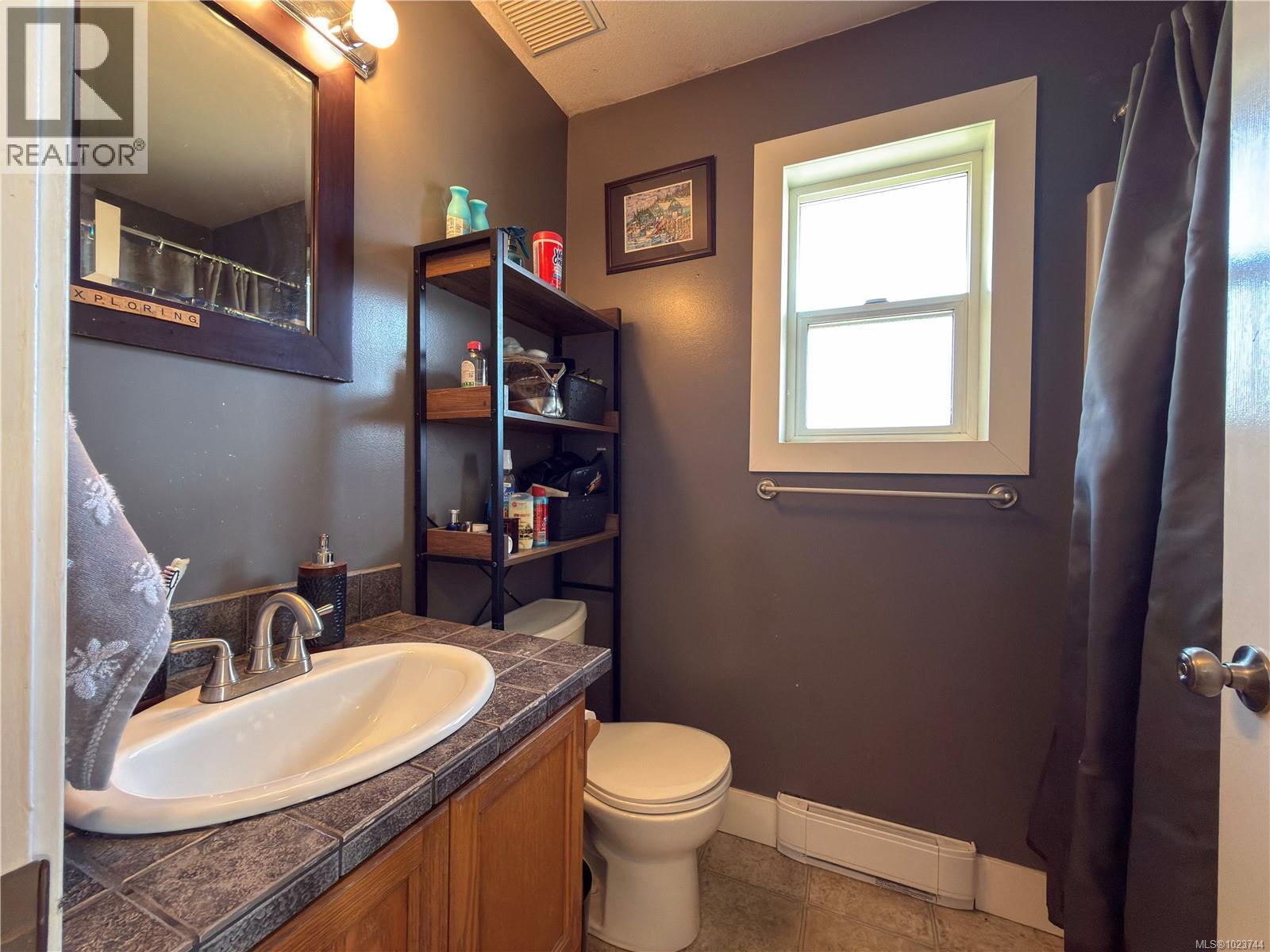 16 522 Dogwood St S, Campbell River