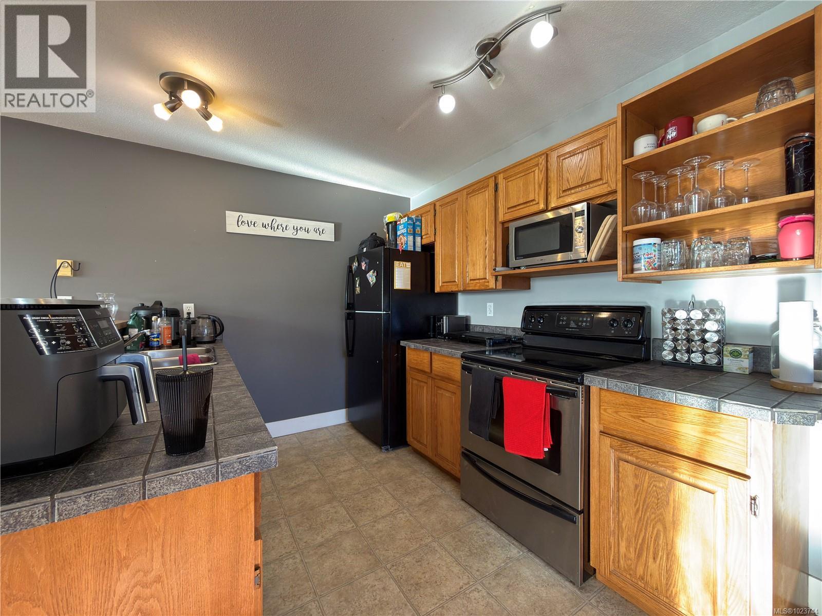 16 522 Dogwood St S, Campbell River