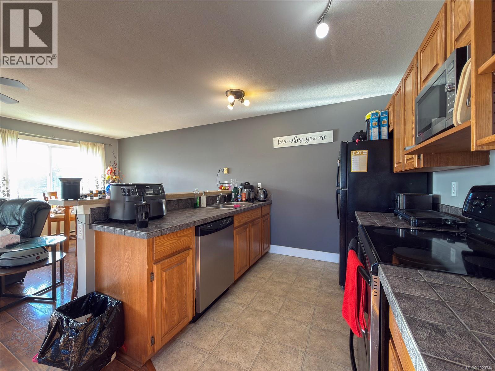 16 522 Dogwood St S, Campbell River