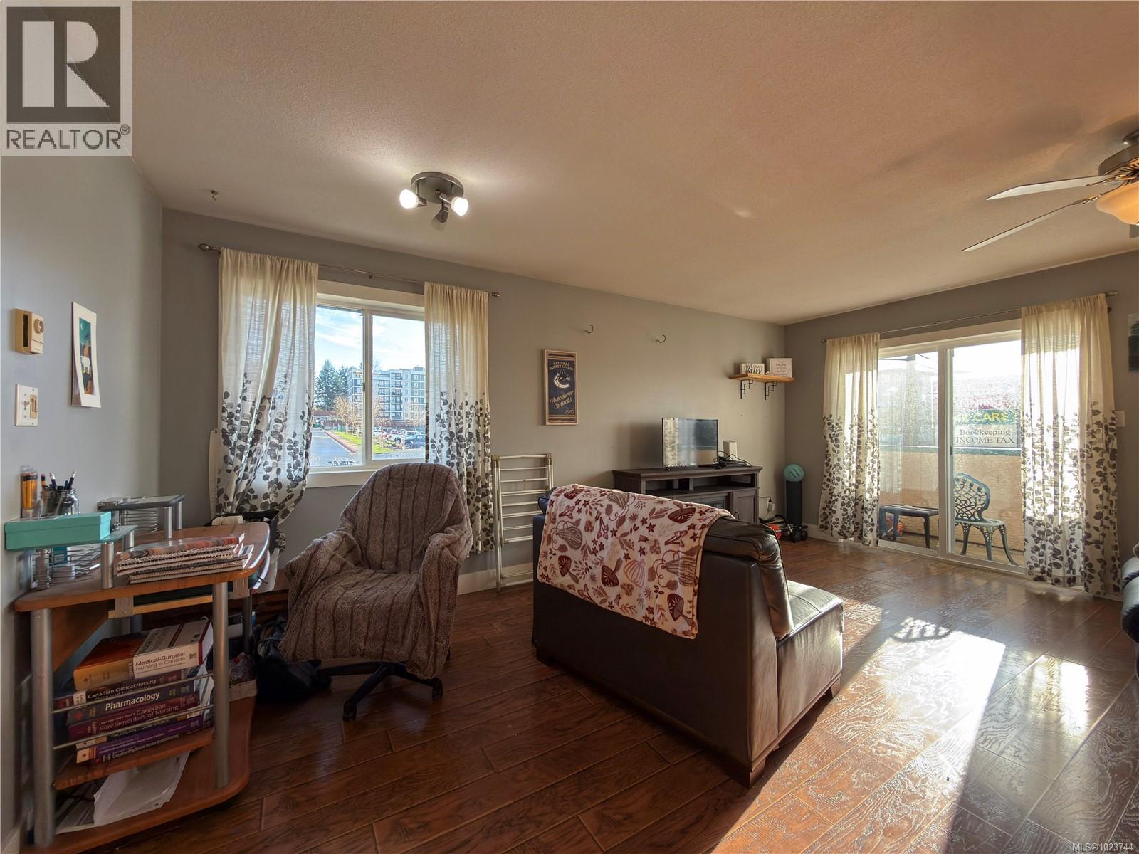 16 522 Dogwood St S, Campbell River