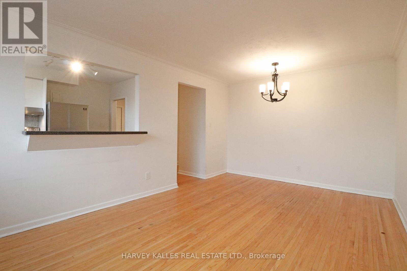 MAIN - 866 DAVENPORT ROAD - Photo 4 of 15, Toronto (Wychwood), Ontario