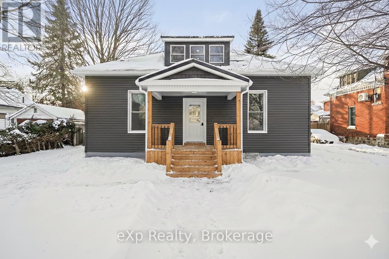 40 VICTORIA STREET S - Photo 2 of 46, Woodstock (Woodstock - South), Ontario