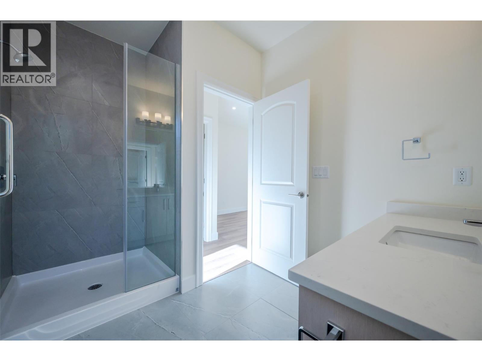 255 Bentgrass Avenue, Oliver