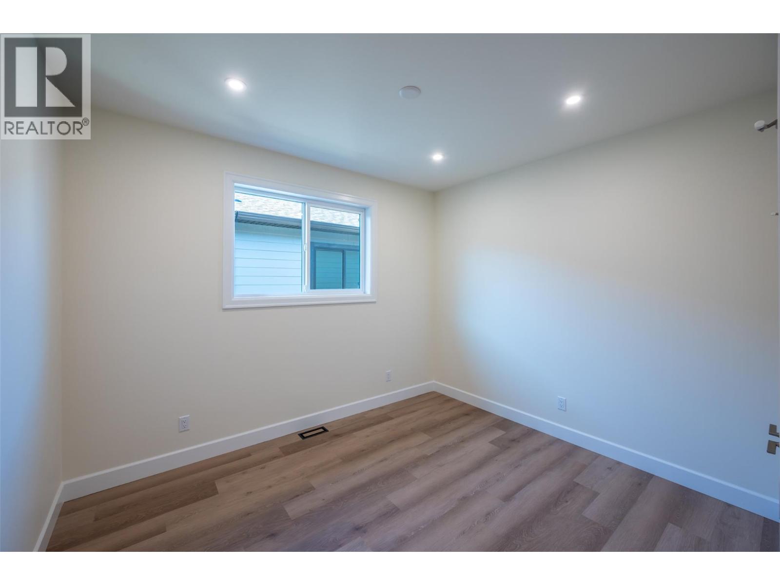 255 Bentgrass Avenue, Oliver