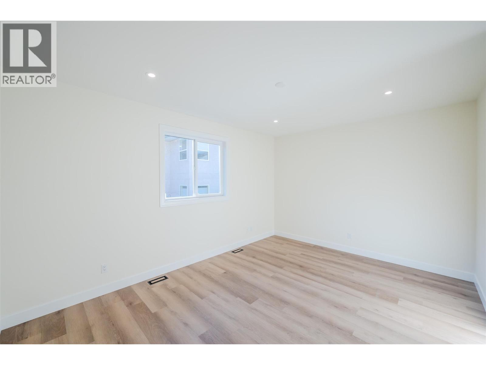 255 Bentgrass Avenue, Oliver