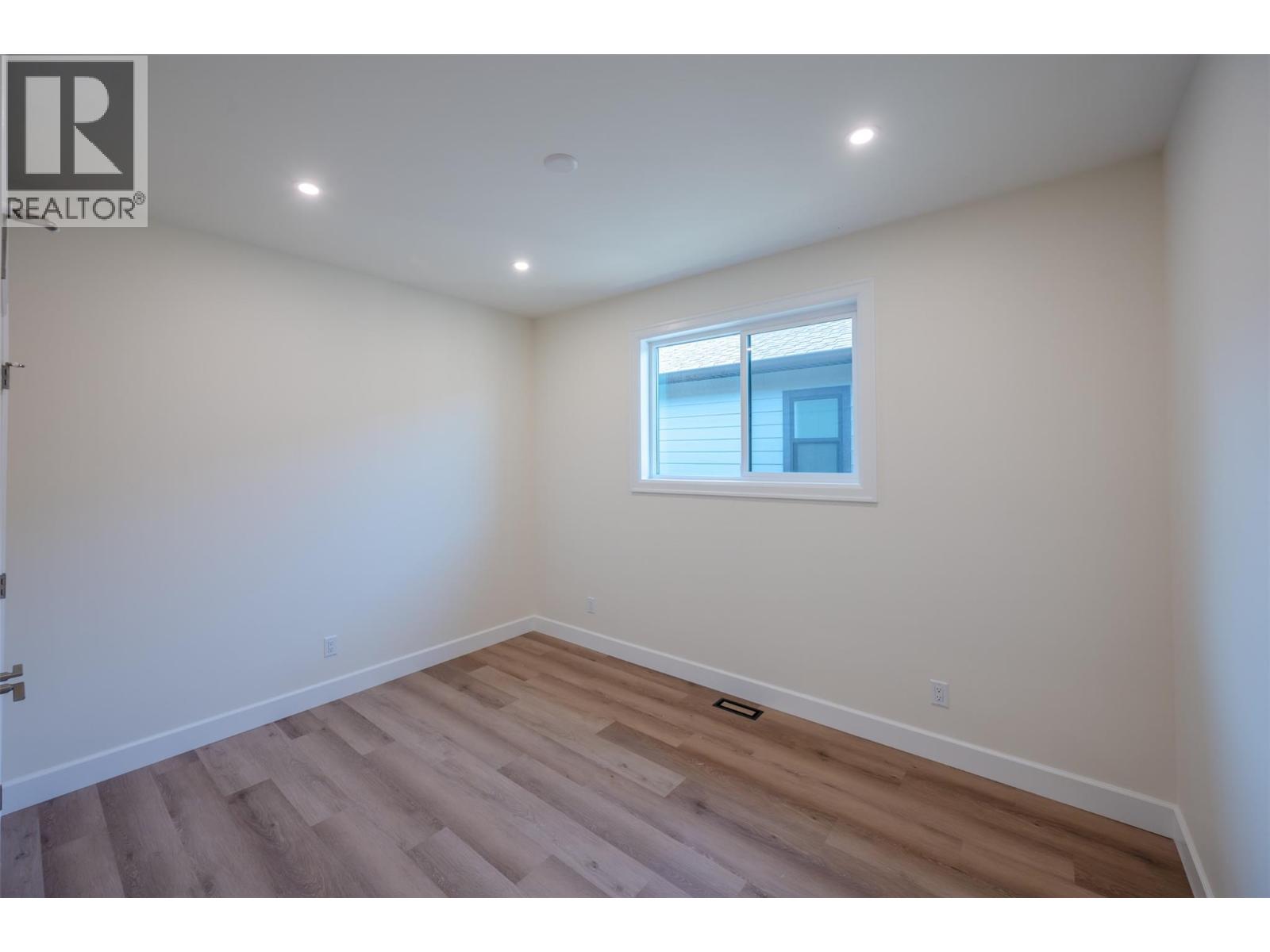 255 Bentgrass Avenue, Oliver