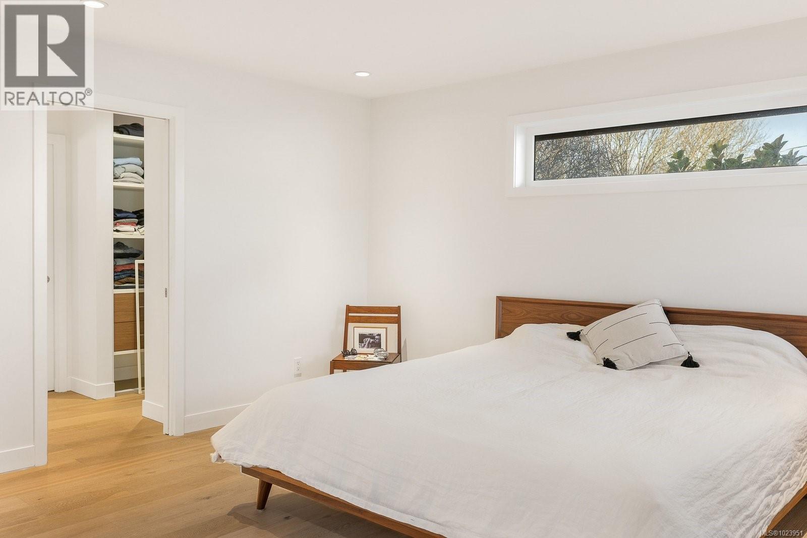 2151 Allenby St, Oak Bay