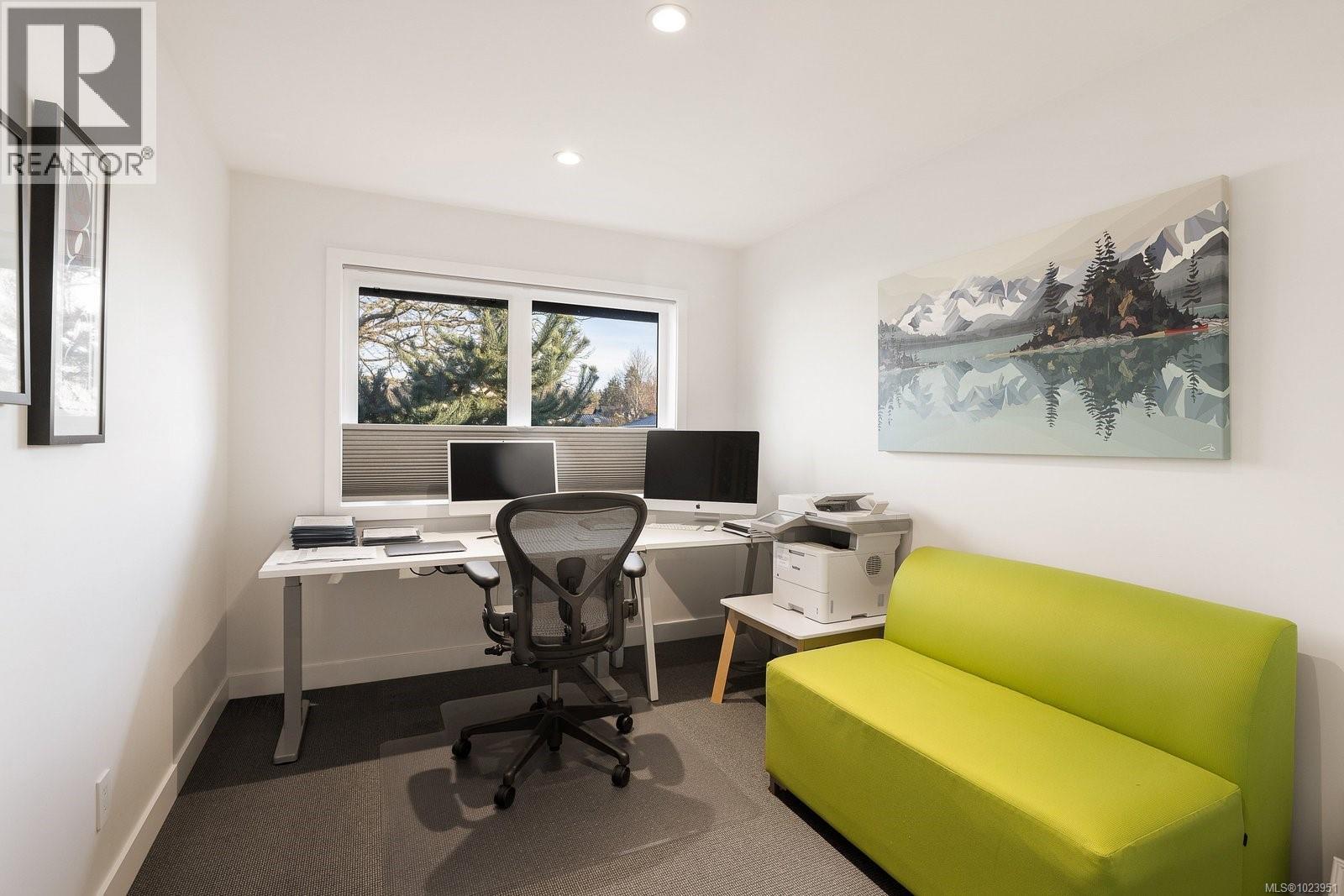 2151 Allenby St, Oak Bay