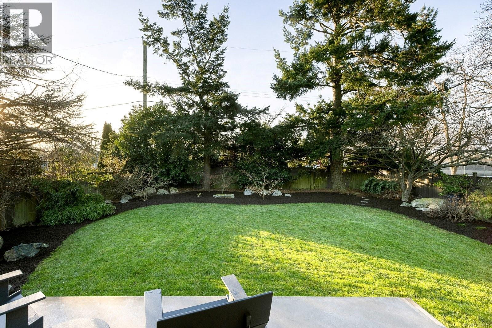 2151 Allenby St, Oak Bay