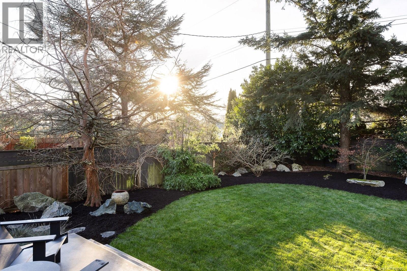 2151 Allenby St, Oak Bay