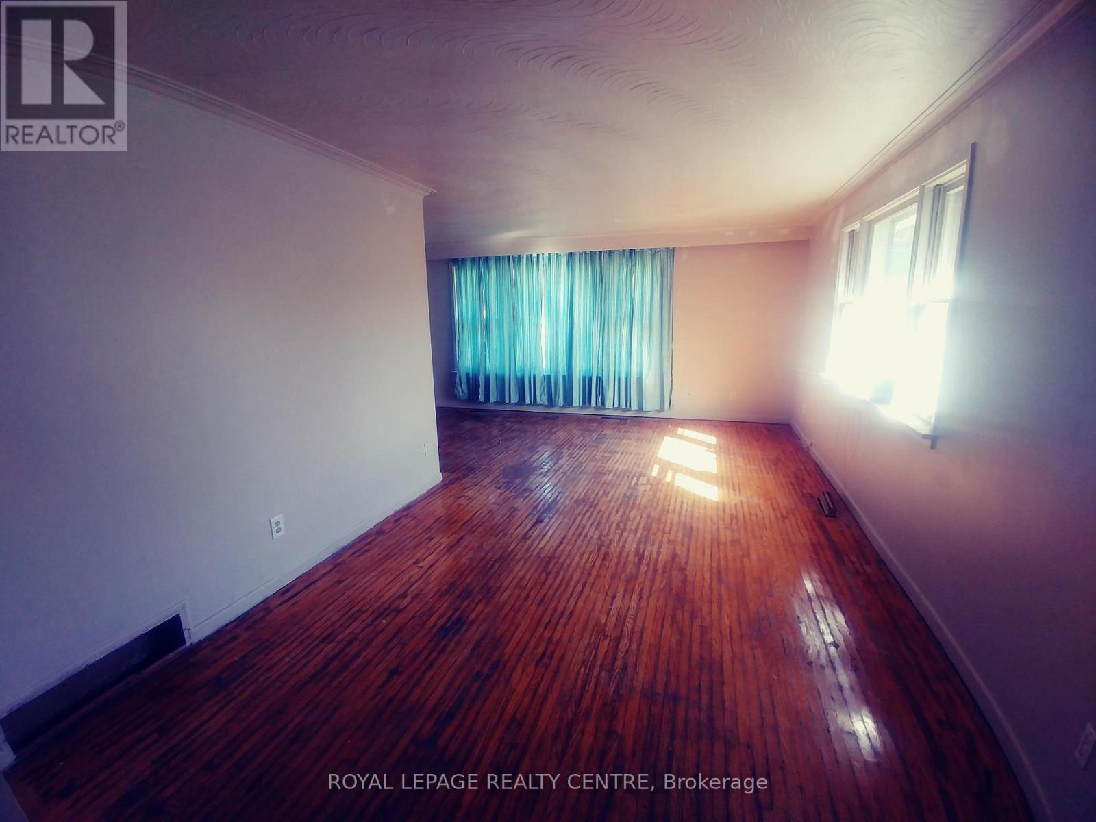 1534 CAWTHRA ROAD - 2