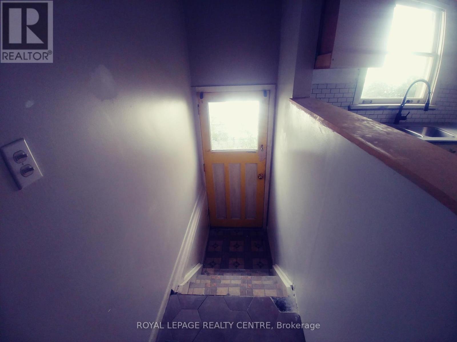 1534 CAWTHRA ROAD - 8