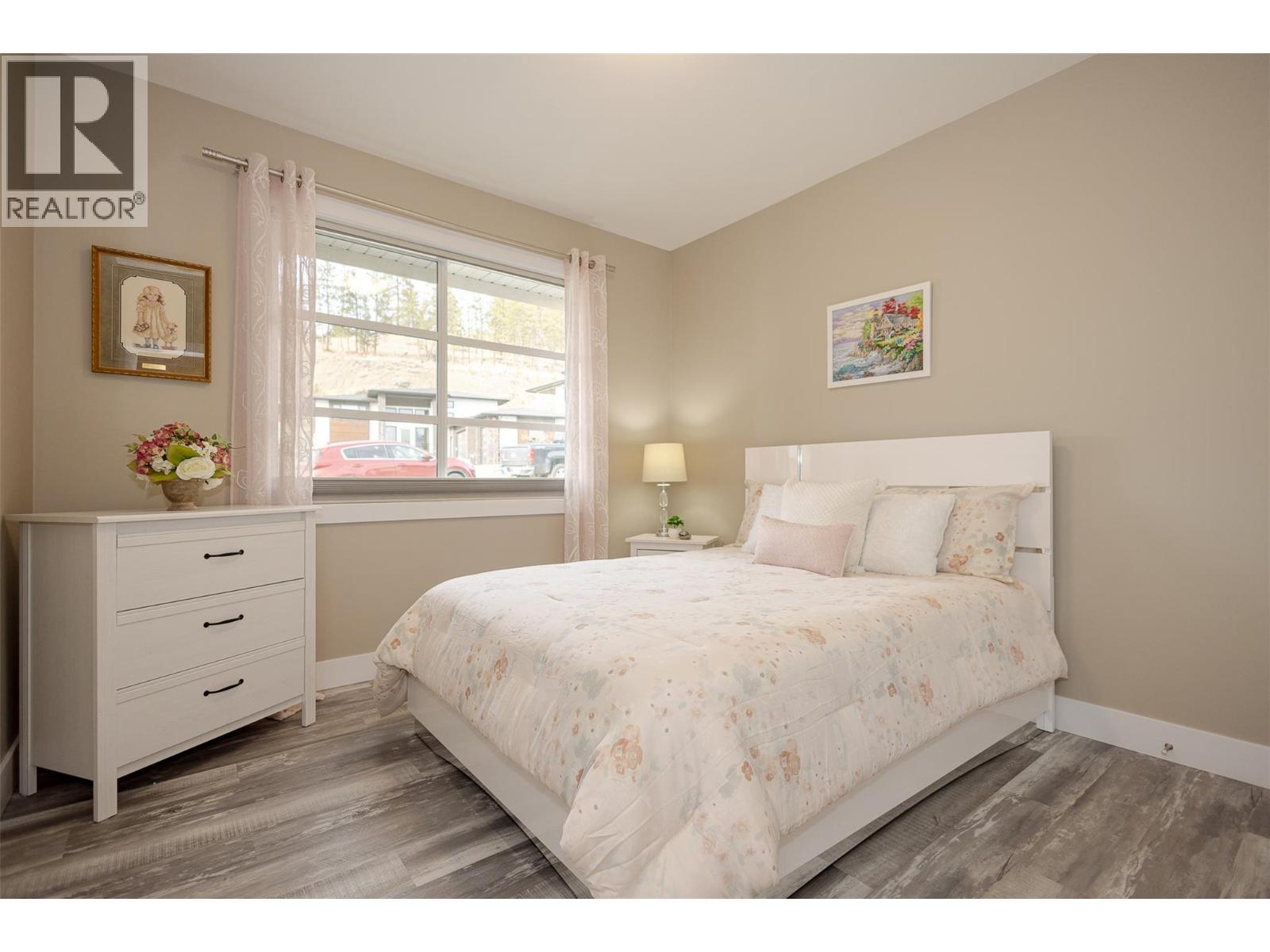 1077 Loseth Drive - 38