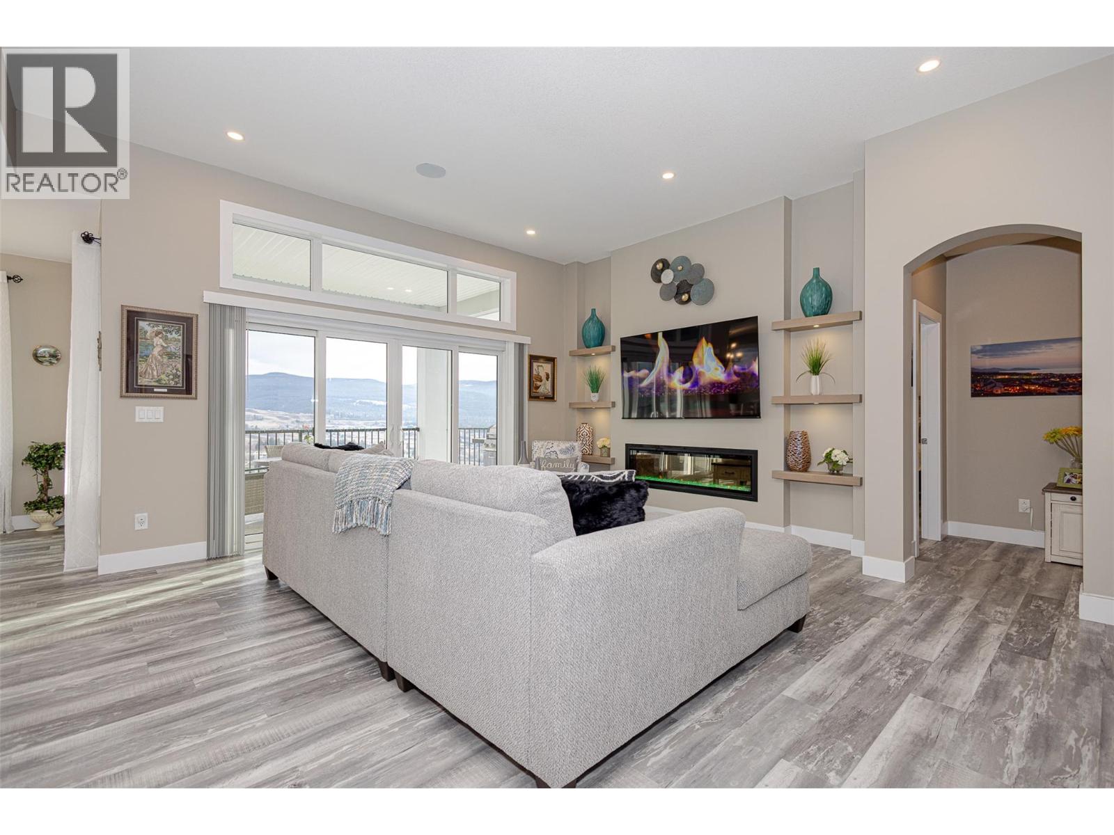  1077 Loseth Drive, Kelowna